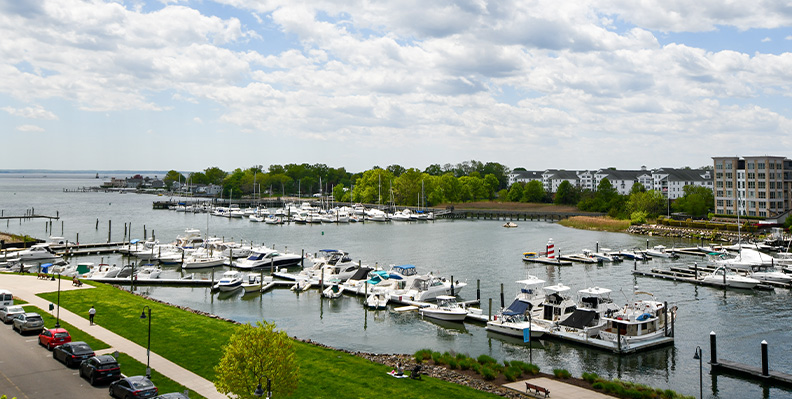 Waterfront Restaurants and Boardwalk Harbor Landing Stamford, CT