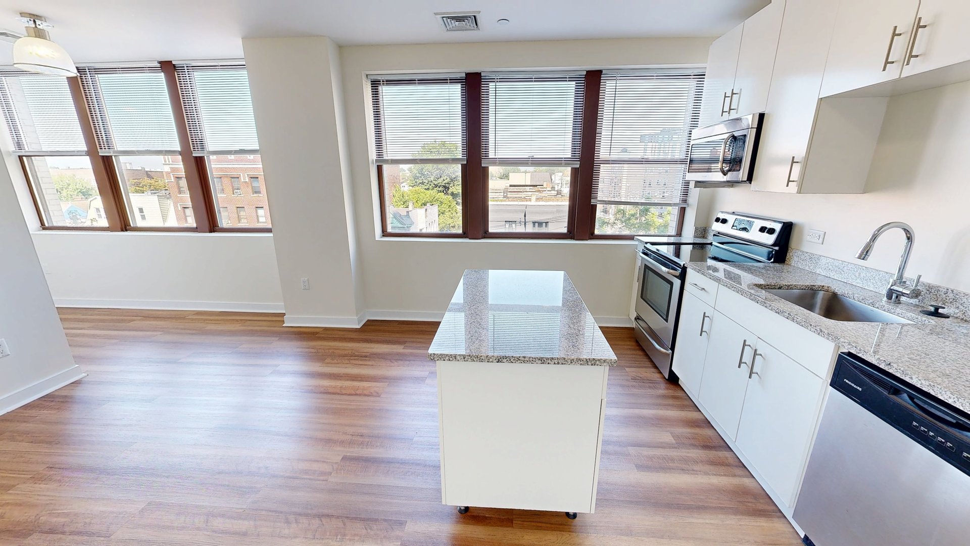 1 Bed / 1 Bath / Criterion / C-0414